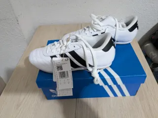 Deportivas Adidas Blancas y Negras