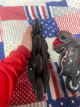 Patines en línea negros y rojos Talla 32