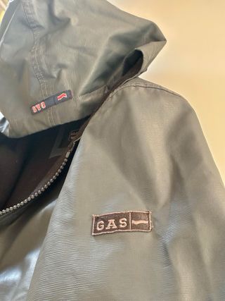 Giubbotto con cappuccio GAS grigio