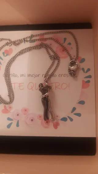 Colgante de abrazos plateado