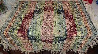Copritavolo Vintage con disegno floreale e  frange