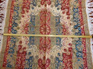 Copritavolo Vintage con disegno floreale e  frange