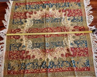 Copritavolo Vintage con disegno floreale e  frange