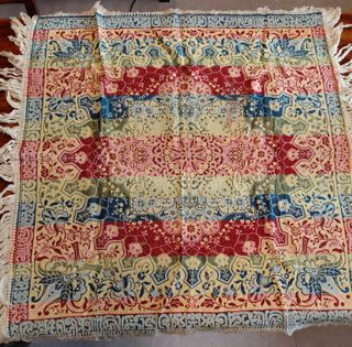 Copritavolo Vintage con disegno floreale e  frange