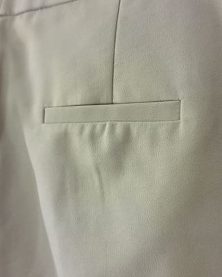 Pantalón beige Mango