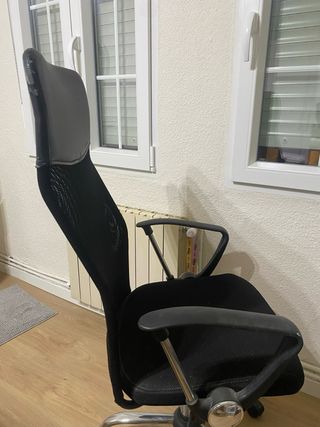 Silla de oficina negra