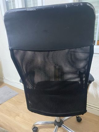 Silla de oficina negra