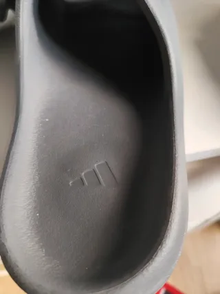 Chanclas Yeezy Slide Gris