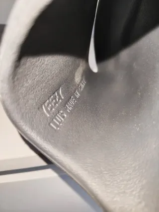 Chanclas Yeezy Slide Gris