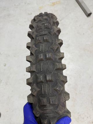 Neumáticos delanteros MX y Enduro