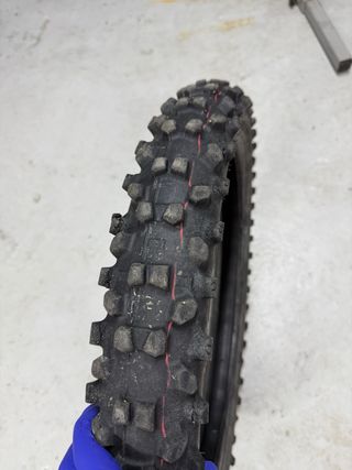 Neumáticos delanteros MX y Enduro