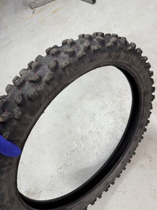 Neumáticos delanteros MX y Enduro