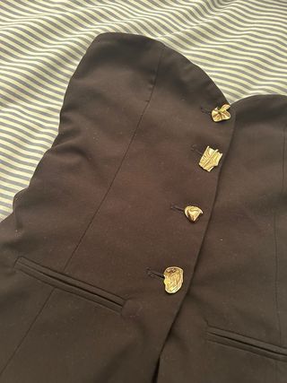 Mono Zara negro botones dorados