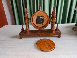 Reloj artesanal de madera