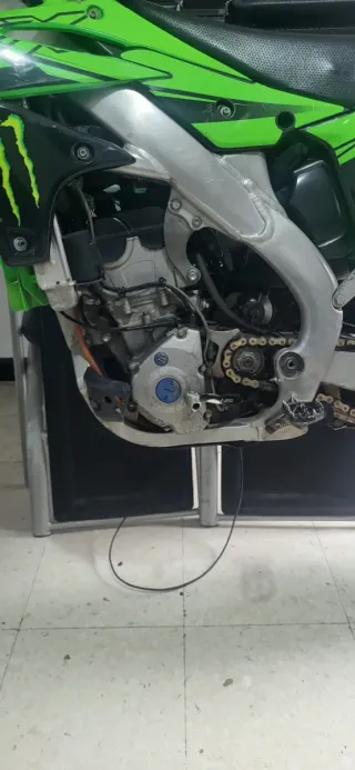 Kawasaki kx 250f  vendo o cambio