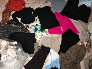 Abbigliamento donna misto nero e fucsia