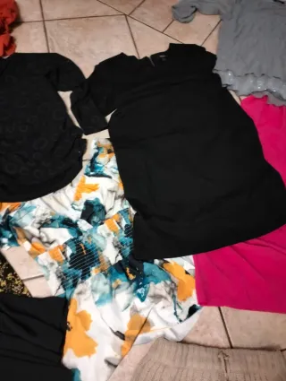 Abbigliamento donna misto nero e fucsia