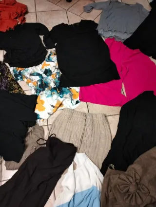 Abbigliamento donna misto nero e fucsia