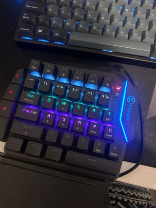 Teclado Gaming 1 Mano Switches Azules