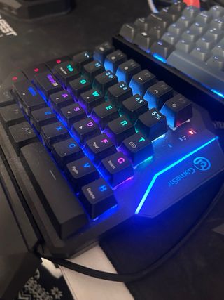 Teclado Gaming 1 Mano Switches Azules
