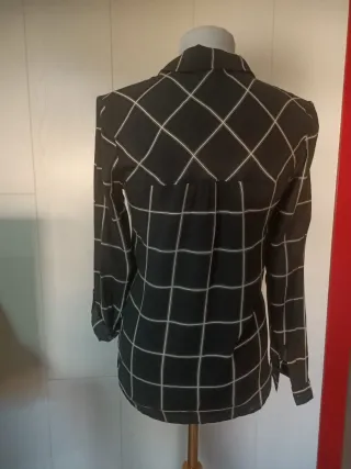 Camisa a cuadros negra