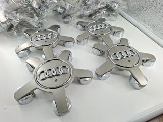 Set 4 Coprimozzi Ragno Audi 135mm