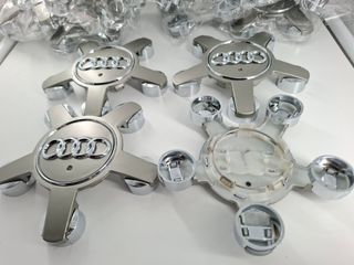 Set 4 Coprimozzi Ragno Audi 135mm