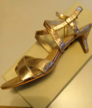 Sandalias Marypaz doradas Talla 39