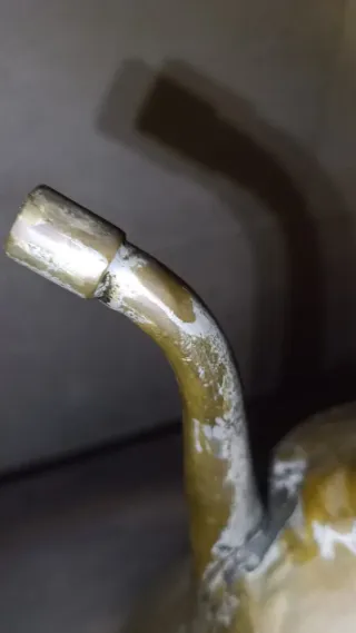 Antica teiera araba in rame