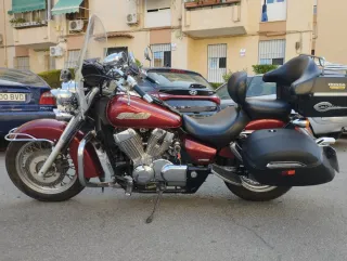 Honda Shadow 750 Custom burdeos. Muy Mimada