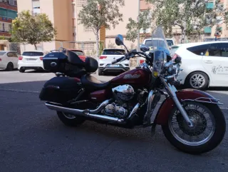Honda Shadow 750 Custom burdeos. Muy Mimada