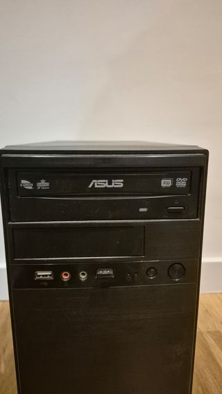 Ordenador de oficina incluido con Windows 11