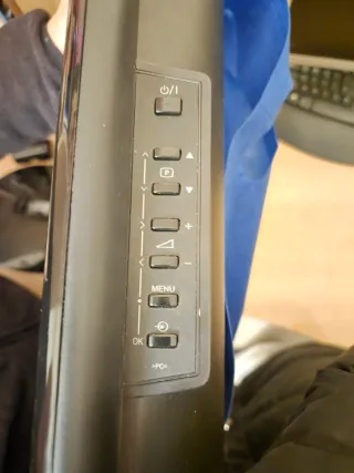 Pantalla Toshiba HD Negra de 22 pulgadas