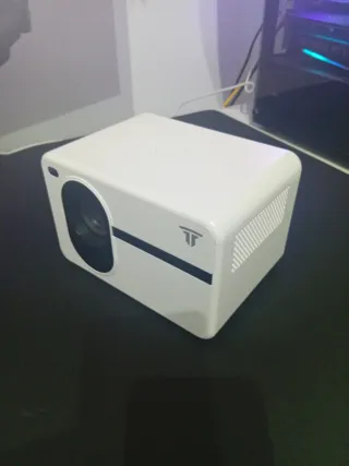 Mini Proyector Wielio 1080p sin usar