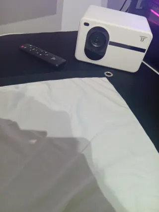 Mini Proyector Wielio 1080p sin usar