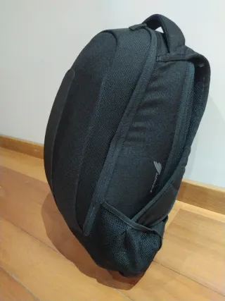 Mochila semirrígida negra
