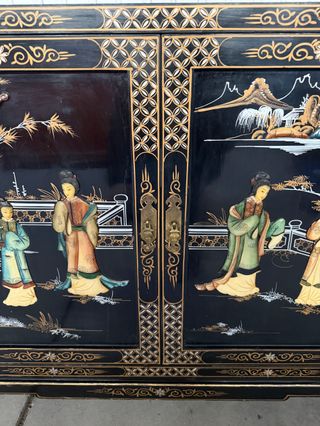 Cómoda lacada restaurada