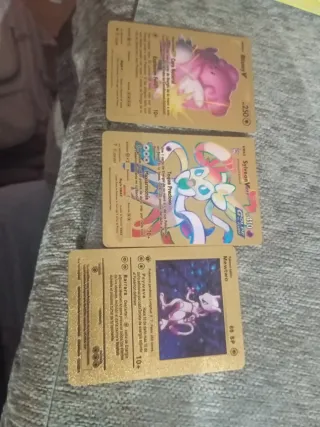3 Cartas Pokémon Doradas (Falsas)