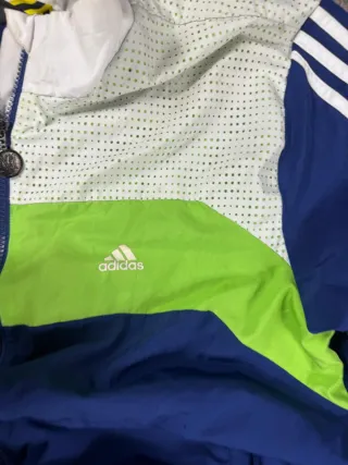 ¡¡OFERTA!! Talla L Chaqueta Adidas Impermeable