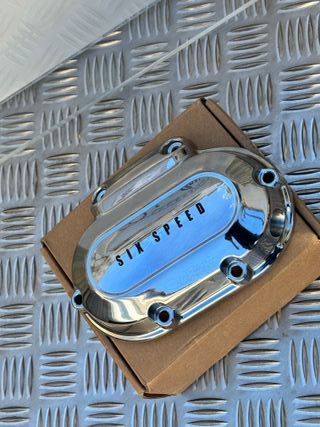 Tapa transmisión cromada Harley SIX SPEED