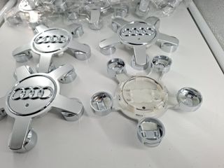 Set 4 Coprimozzi Ragno Audi 135mm