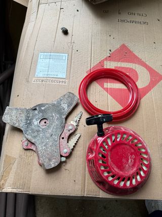 Tirador , disco desbrozadora y hilo grueso