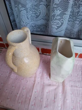 Pareja jarrones decorativos con y sin asas