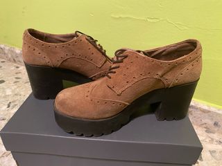 Zapatos de tacón con cordones y plataforma