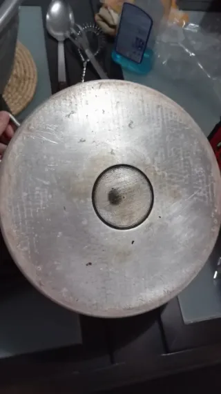 Olla de aluminio grande