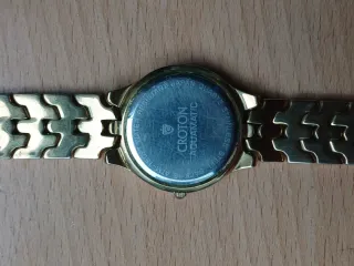 Reloj Croton Aquamatic Cuarzo Dorado