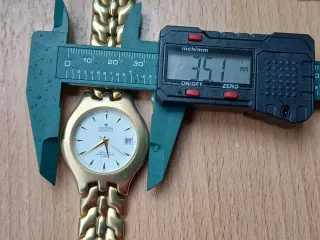 Reloj Croton Aquamatic Cuarzo Dorado