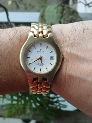 Reloj Croton Aquamatic Cuarzo Dorado