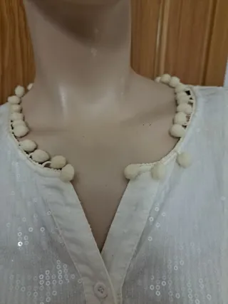 Blusa italiana beige y blanca