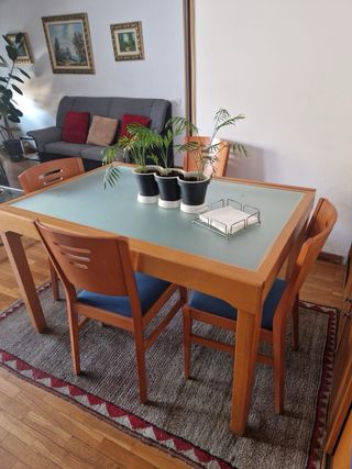 Mesa Comedor y 4 Sillas Madera URGE VENDER